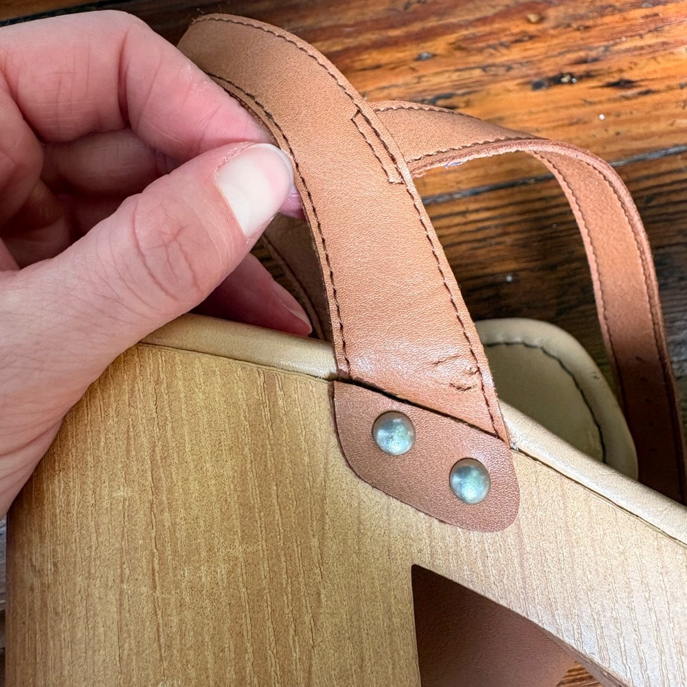 Universal Thread platform heels (8.5) - Picture 2 of 5